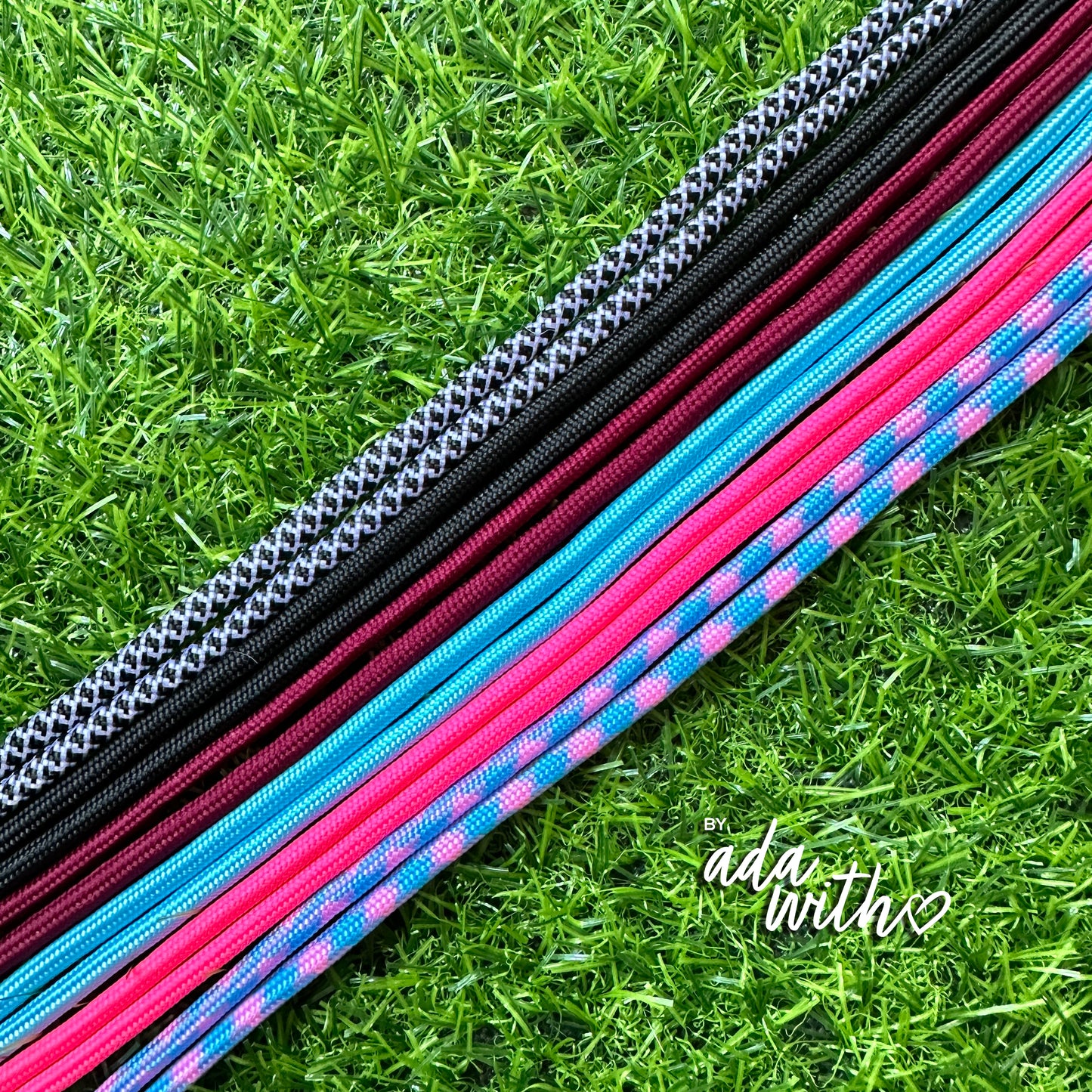 Mobile phone photo clasp